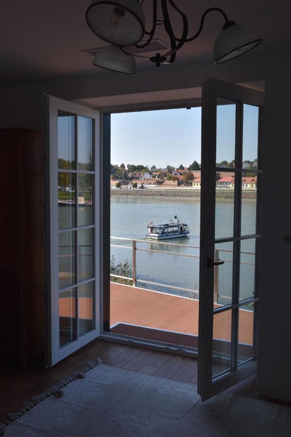 Szazesztendos Reveszhaz Apartman Szigetmonostor Exterior photo